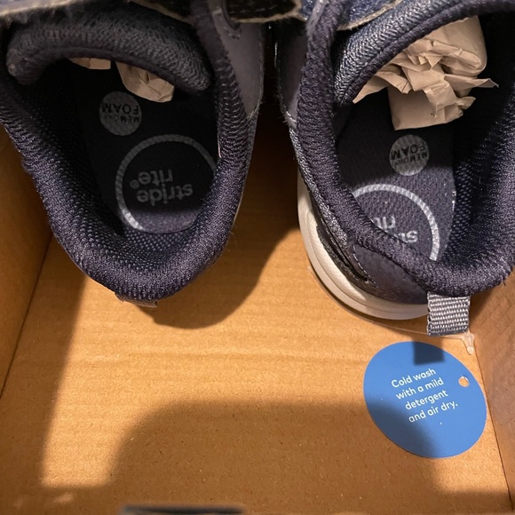 Stride Rite Blue Winslow 2.0 Sneakers 8.5T like new (1 of 2 pairs) - Picture 2 of 9